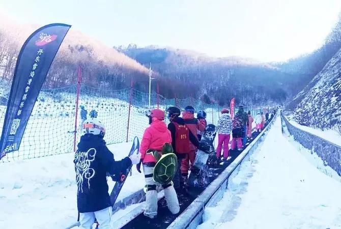 丹东玩冰雪地方,丹东北黄海温泉小镇攻略