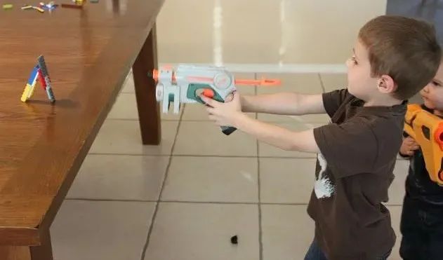 15个人左右玩的小游戏,15个人玩的室内游戏