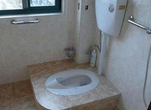 蹲便器为什么会抬高,卫生间装蹲便器必须抬高地面吗
