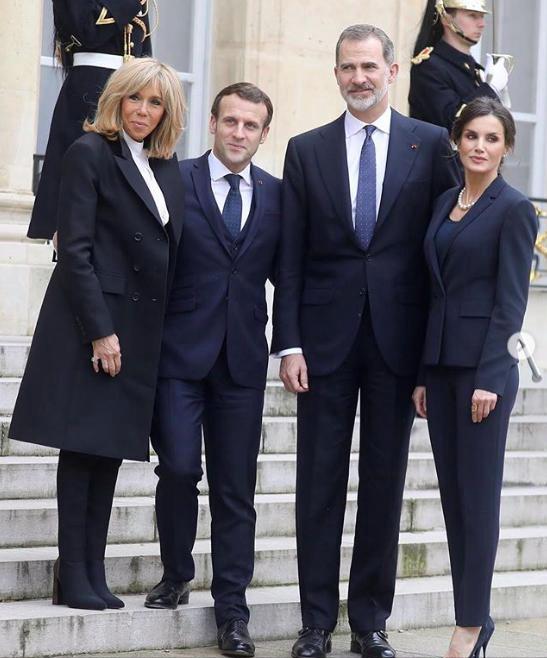 法国第一夫人穿15厘米高跟踝靴同框西班牙王后，奶奶脸不敌高级感