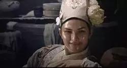 小姐姐想要美颜也要健康，模特粉底液的选择技巧，打造时尚底妆！