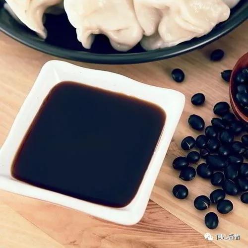 黑豆酱油和生抽有啥区别,黑豆酱油和黄豆酱油的区别