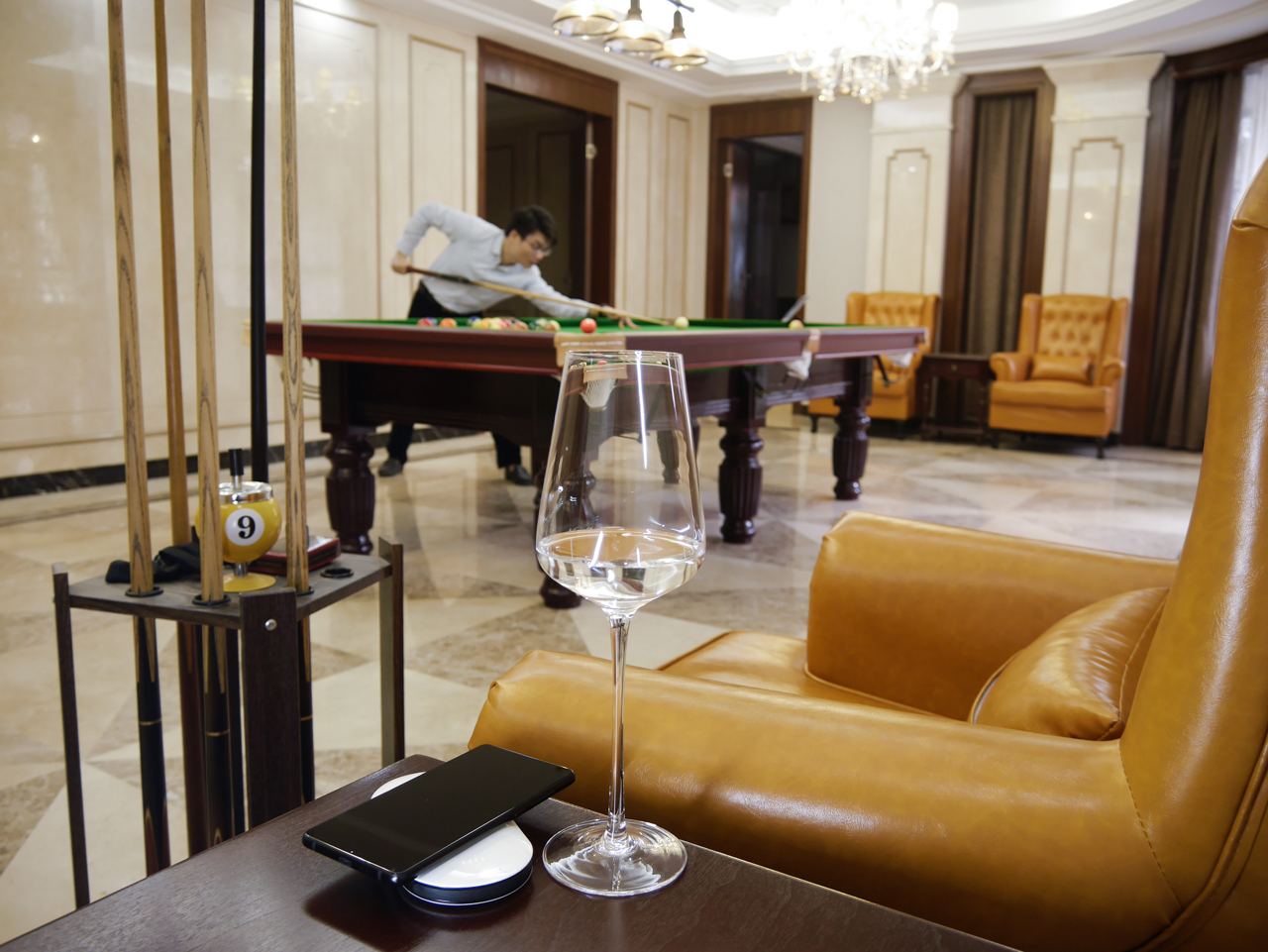 麦泡充电宝powercubex2,不用充电器充电就能把手机充满电