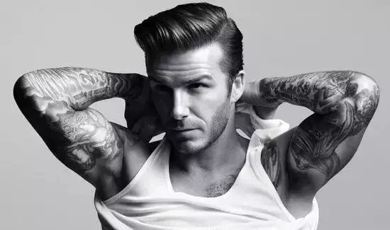 年轻时的贝克汉姆和维多利亚,贝克汉姆维多利亚为何拄拐杖