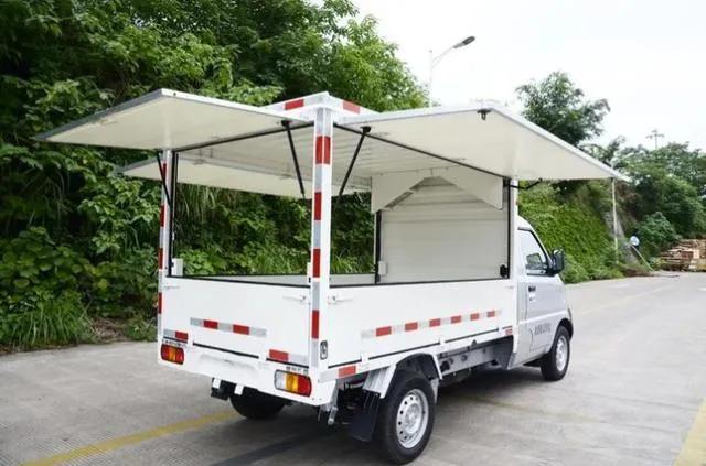 现在摆地摊卖什么最火最赚钱呀,摆地摊到底有多赚钱