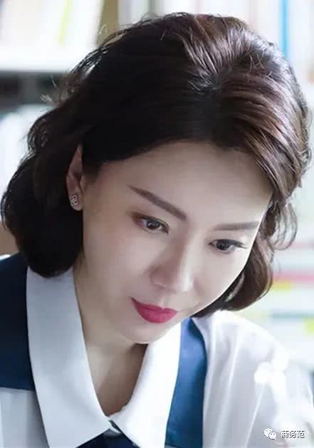 44岁陈数穿西装 (42岁陈数红色西装)