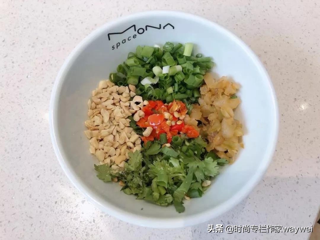 寒风飒飒,人类无法阻止火锅的蔓延势头了……