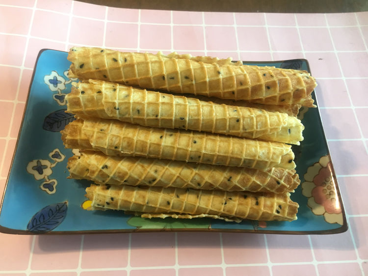 我陪女儿做烘焙年入20万女儿上了报我也成网红