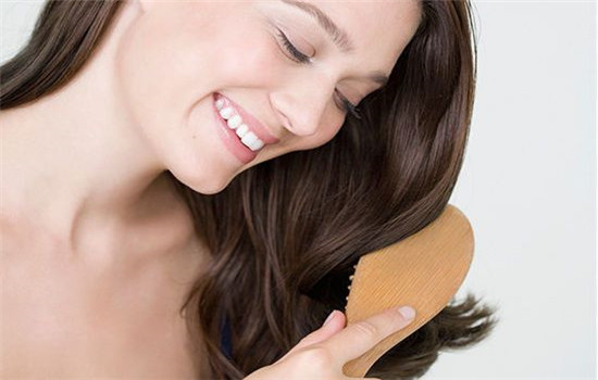 冬天老是会有静电怎么防止静电,冬天静电多怎么办消除静电10招