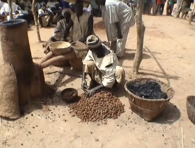 黑人跨入铁器时代的关键！揭秘两千年前的黑人冶铁术，包教不包会