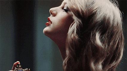 女士喷香水的正确方法图解大全,女性喷香水技巧图