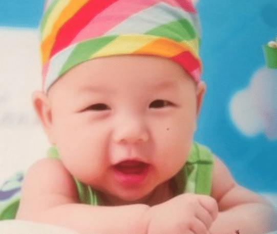 小孩误吞一点点洗衣粉怎么办,2岁的婴儿吃了洗衣粉咋办