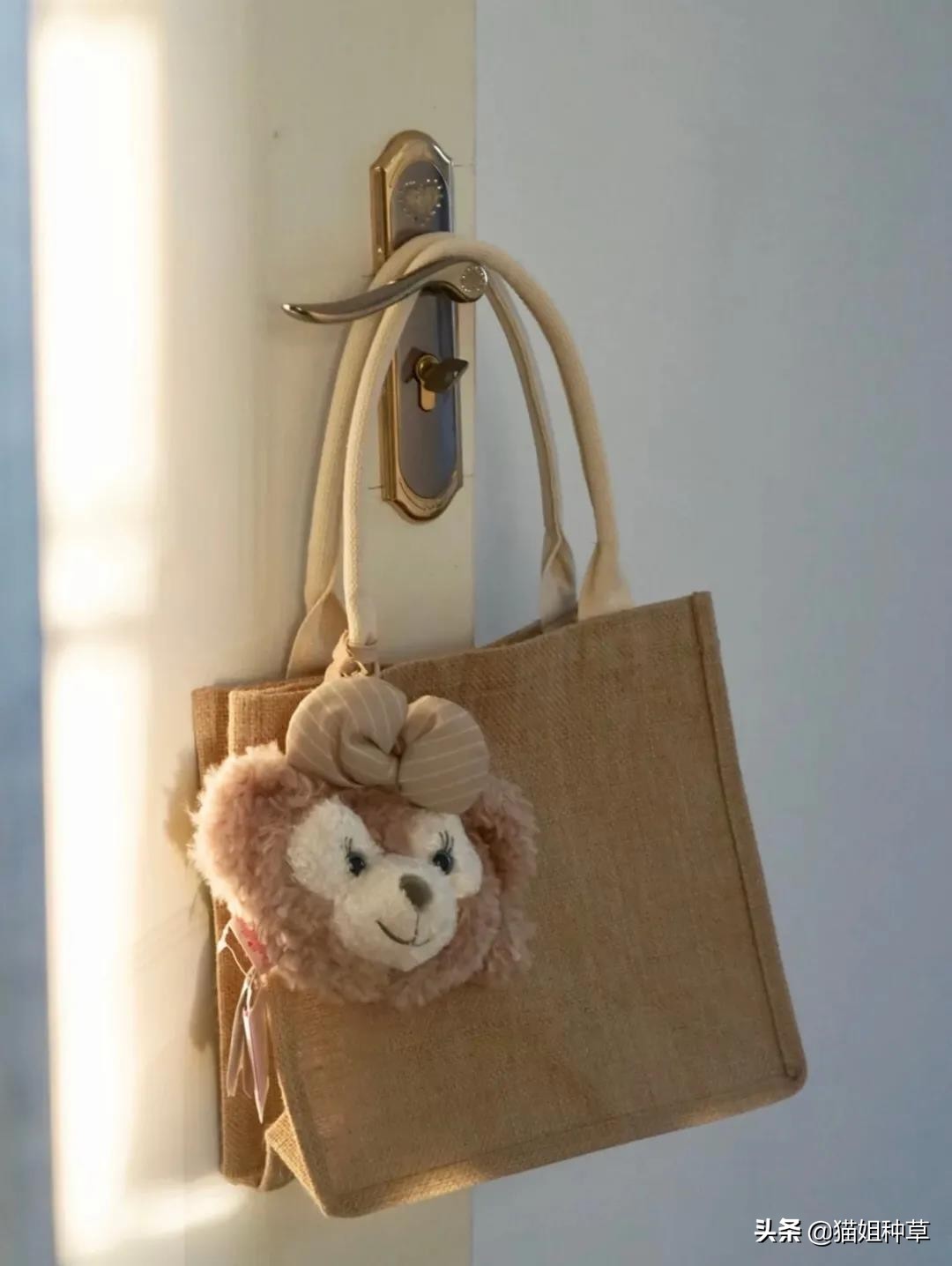 今年秋冬小配饰流行,今年流行款配饰