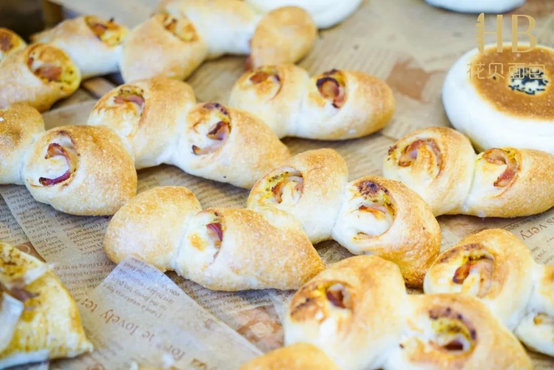 上海华贝面包哪家好,探店现烤面包