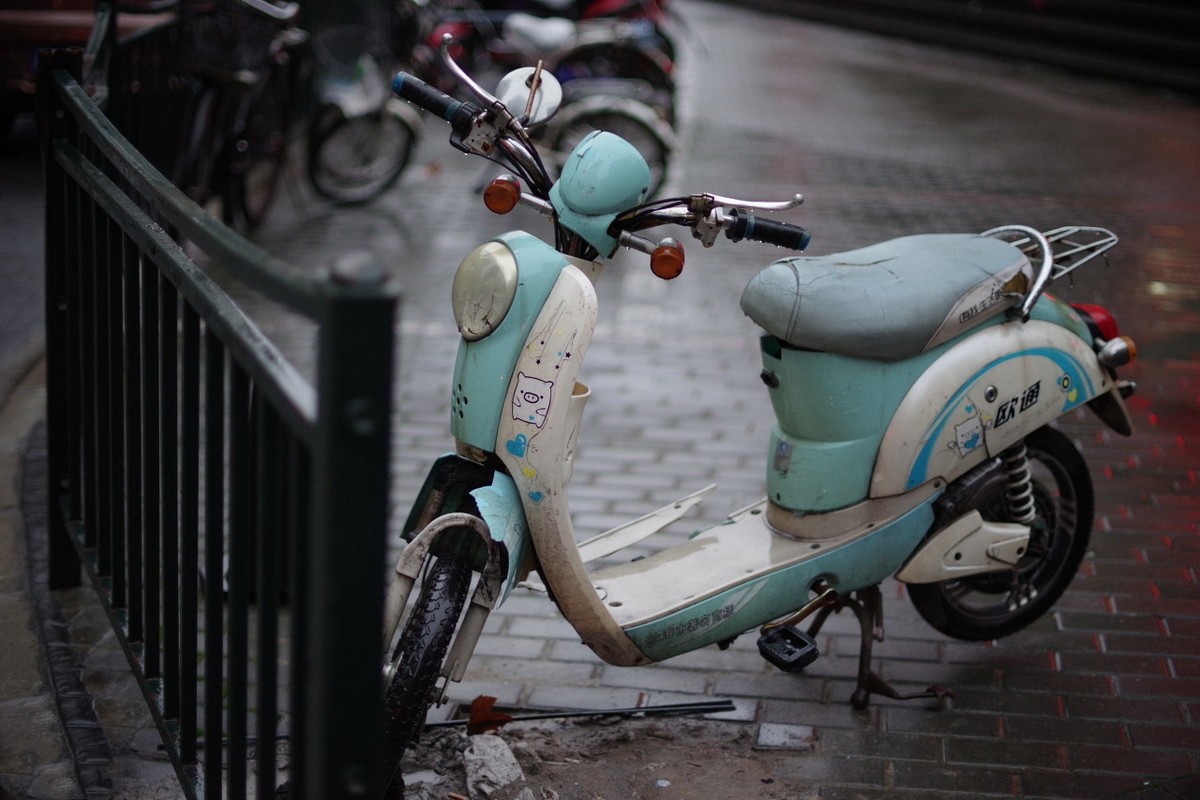 电动车充电器风扇噪音大怎么加油,电动充电器噪音有多少分贝