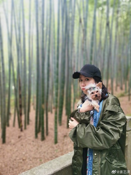 李金铭娄艺潇从校服到婚礼现场,李金铭娄艺潇综艺节目在哪看