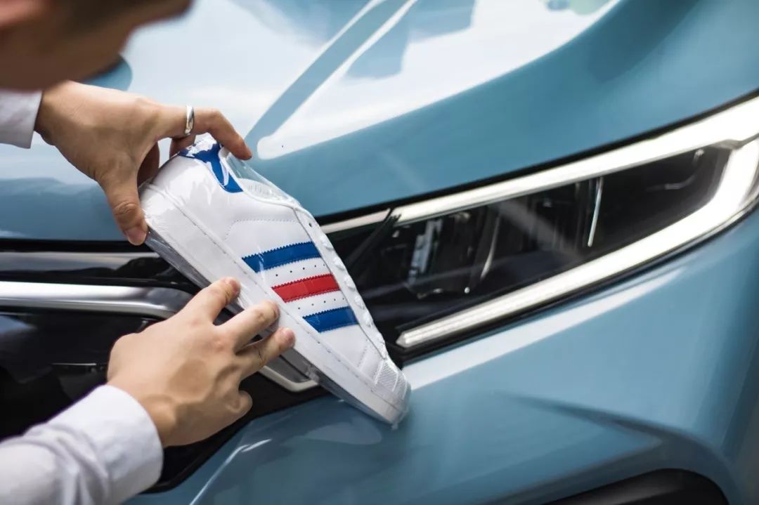 潮鞋与潮车是如此般配,90后年轻人就爱这一口