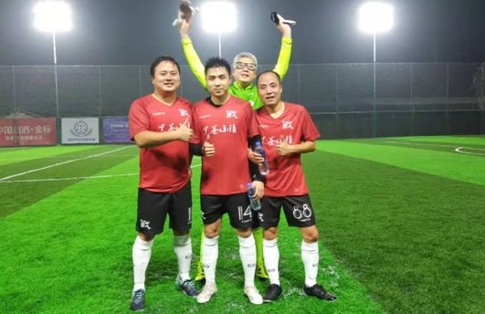 安化足球比赛,祝贺足球队夺冠