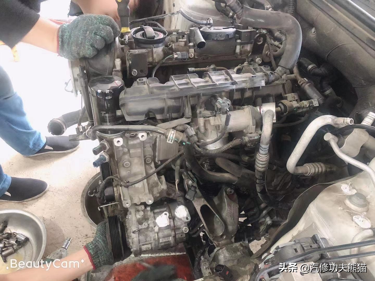 2013款奥迪a4l烧机油怎么解决,奥迪a4l突然全车无电是什么原因