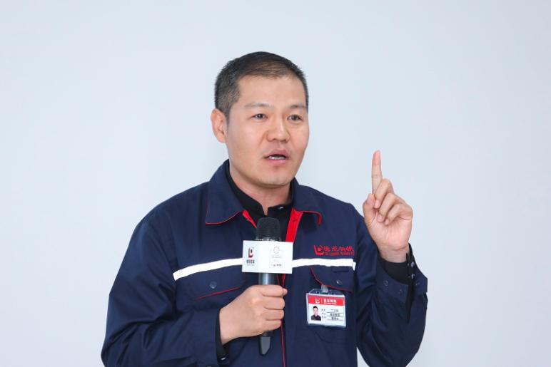 丁立国：人生就是深夜疗伤，清晨赶路