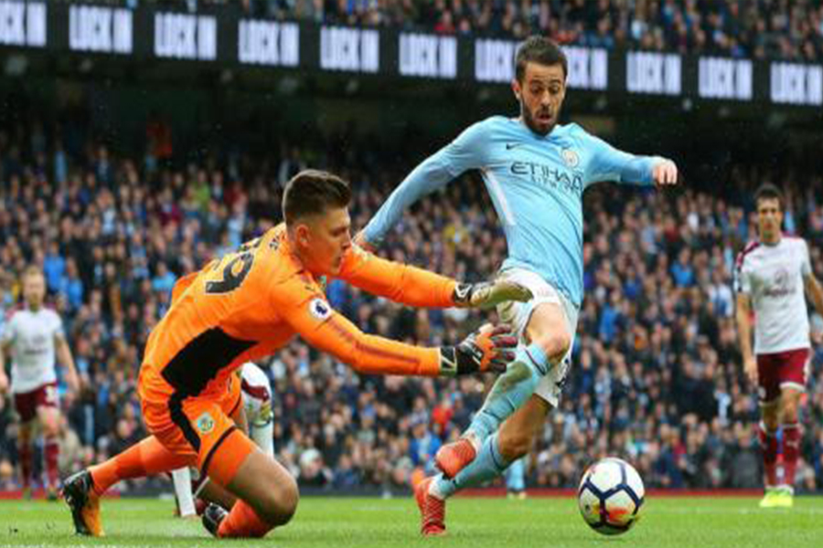 假摔跳水什么意思,假摔是足球的基本技术吗