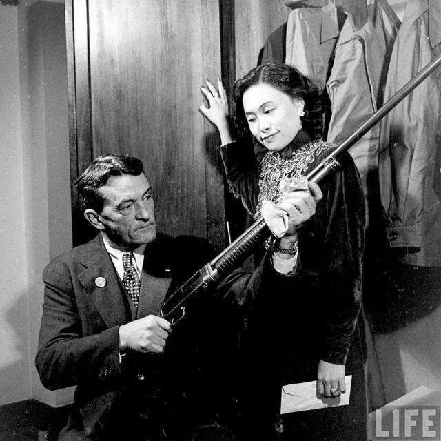 美国驻华使馆又献丑了，让我们对美国雇佣兵感恩？