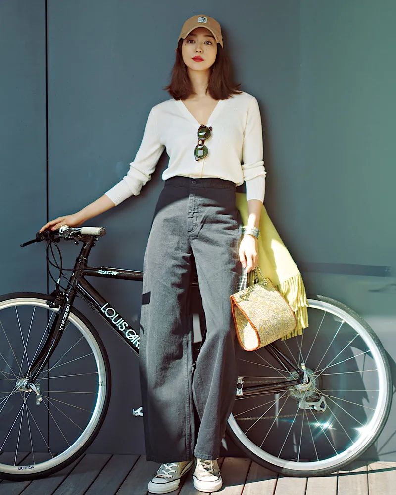 今年最时髦的阔腿裤穿搭法,今年超火的阔腿裤穿搭显高