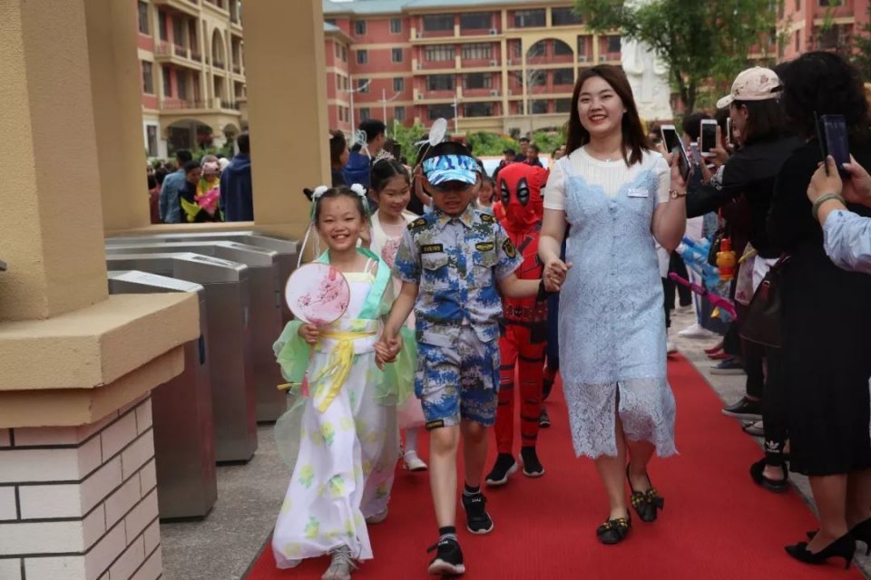 与你童乐优惠团购,兰州碧桂园学校国庆演出