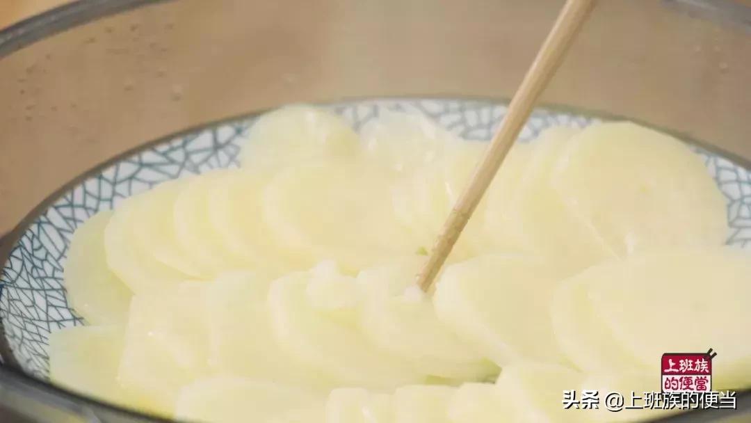 做土豆丸子用什么淀粉最好,土豆和淀粉蒸的做法