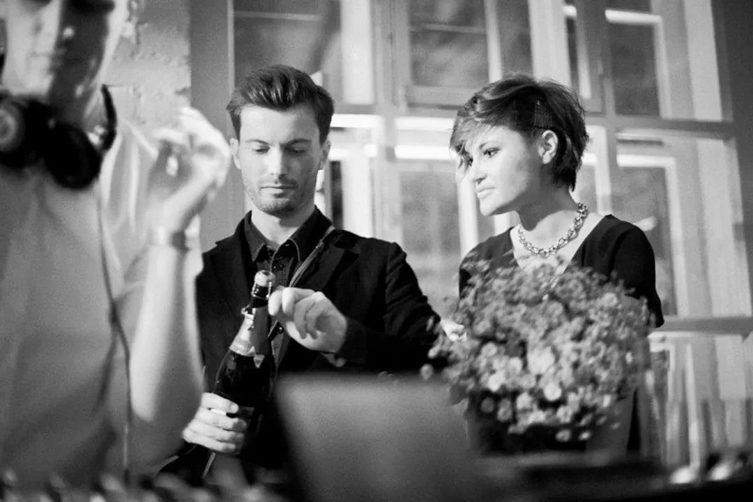 男人和虚拟情人,和虚拟恋人谈恋爱