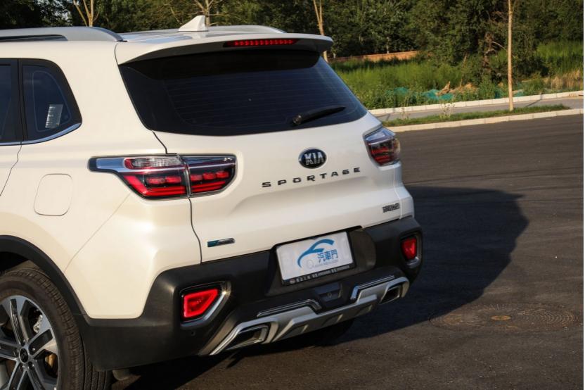 起亚智跑马路试车,起亚全新2.0l换标智跑ace试驾