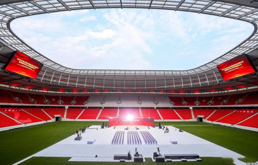 中国亚洲杯十大专业足球场,2023中国亚洲杯首座球场揭幕