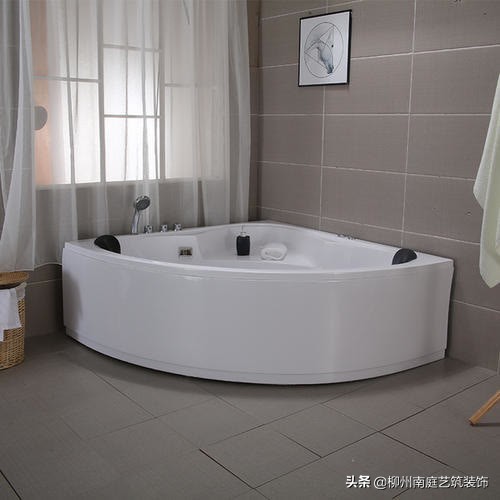 亚克力浴缸跟木桶浴缸哪个更耐用,toto的frp浴缸跟亚克力浴缸区别