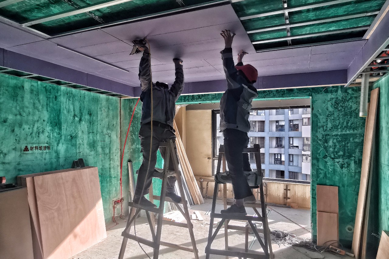 现场工地解说|060期吊顶的常见的材质有哪些?