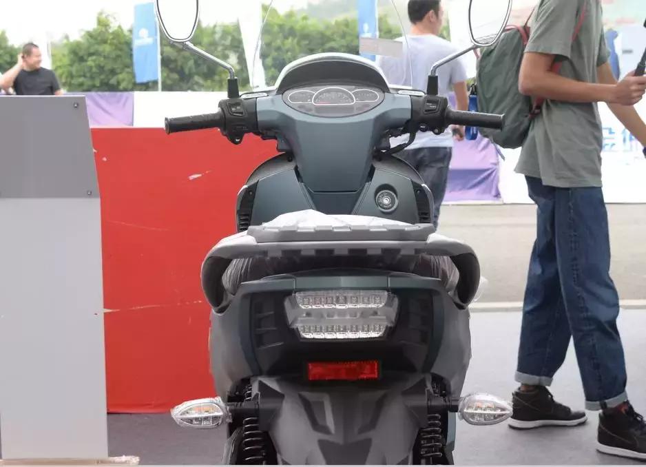 2.78万ADIVAAJ201欧系运动踏板首发！金城旗下多款车型试驾