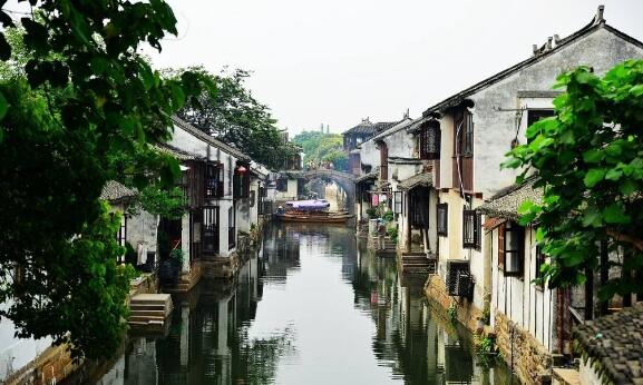 苏州旅游必去十大景点苏州园林,拙政园离苏州站近还是苏州北近