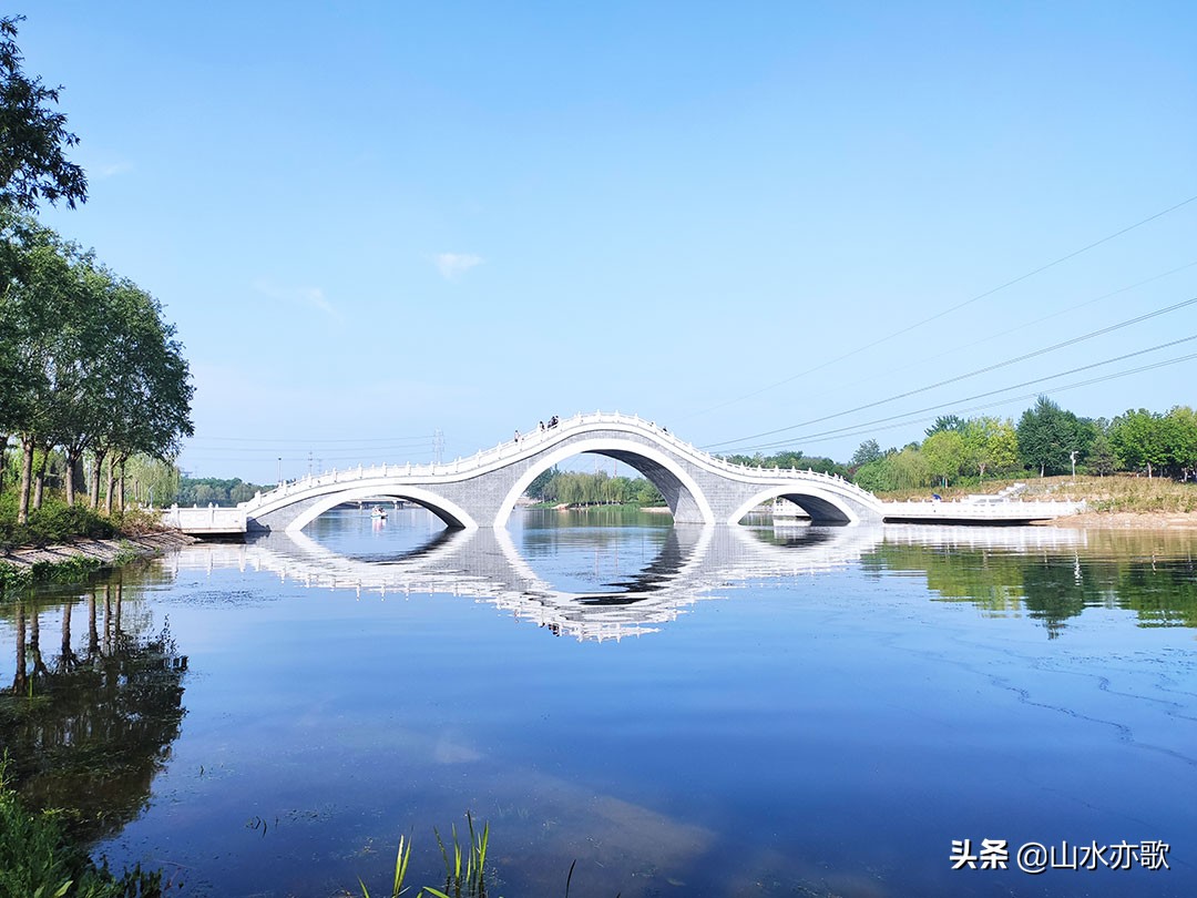 石家庄高新区这座公园，绿草茵茵电船驰行，还有两座别致的网红桥