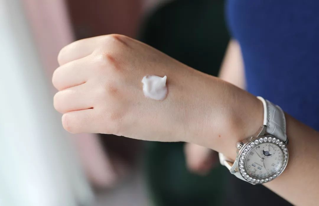 章小蕙推荐的淡斑好物,章小蕙分享化妆品