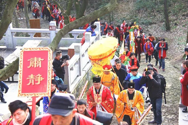 穹窿山风景区:金猪绘新春年味快乐过传统新年!