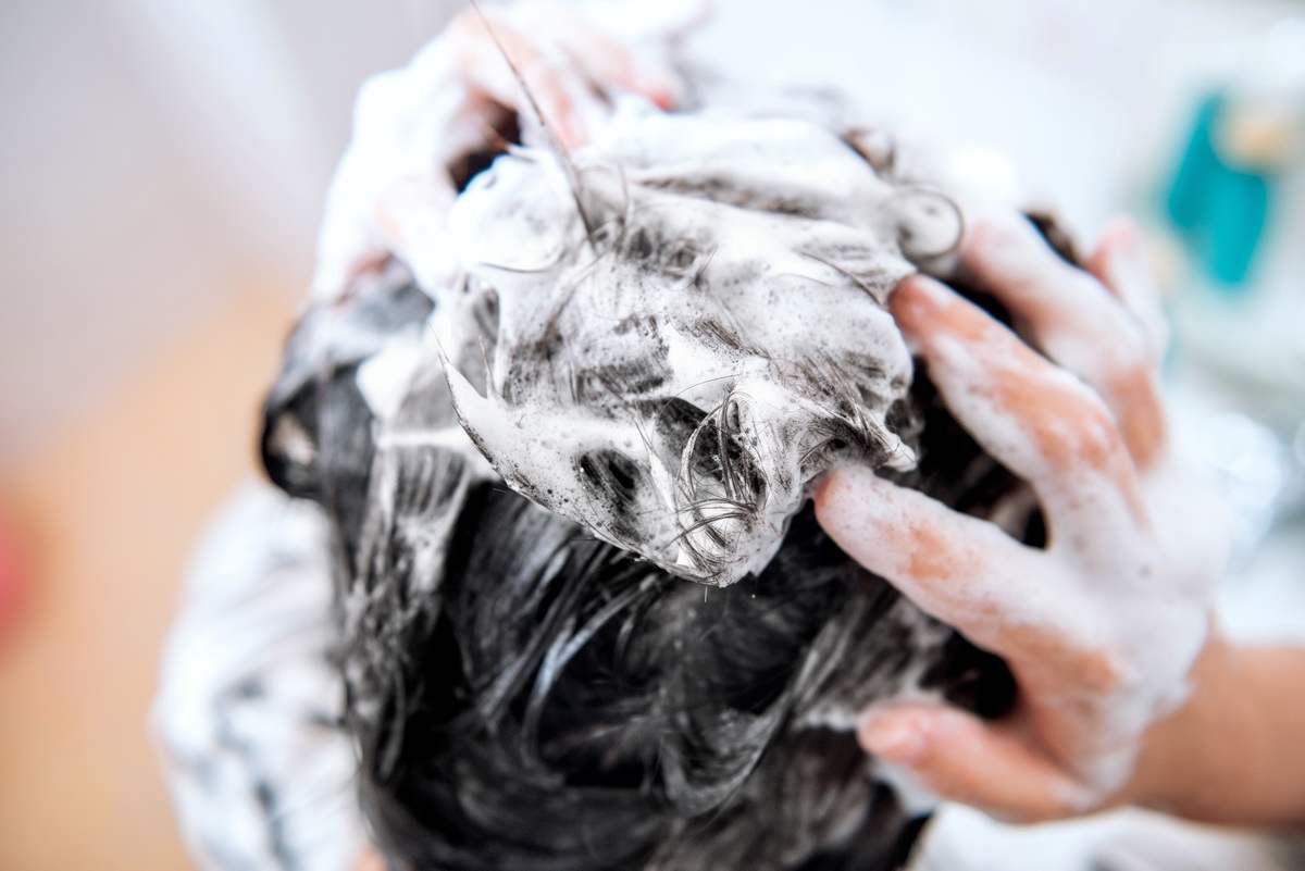 头发干枯毛躁染头发前怎么保护,染头发发尾干枯毛躁怎么办