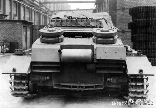 二战德军野蜂式自行火炮,二战德军sfh15榴弹炮