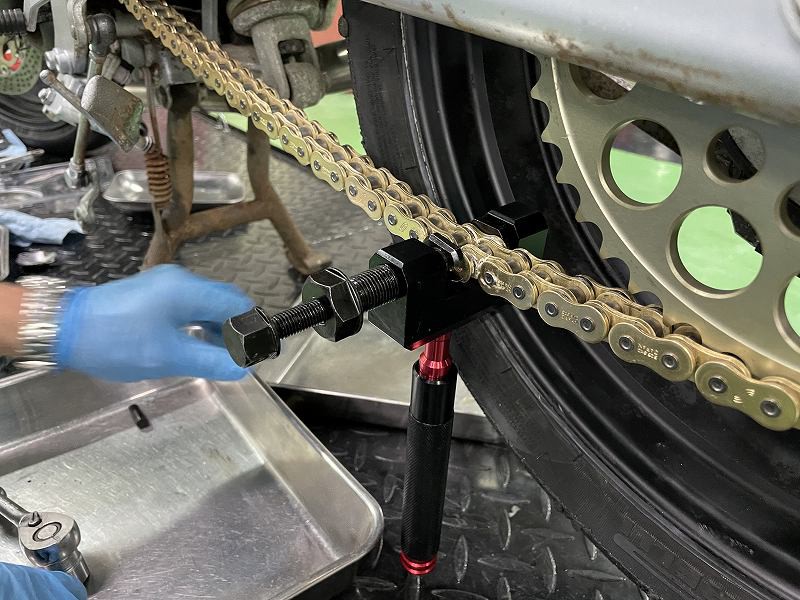摩托车前链条改16齿,摩托车换牙盘链条教程