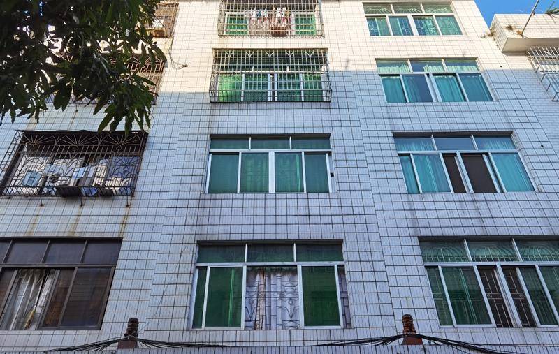 玉林女护士杀人追踪：因网络赌博借钱，多次发生关系“很耻辱”