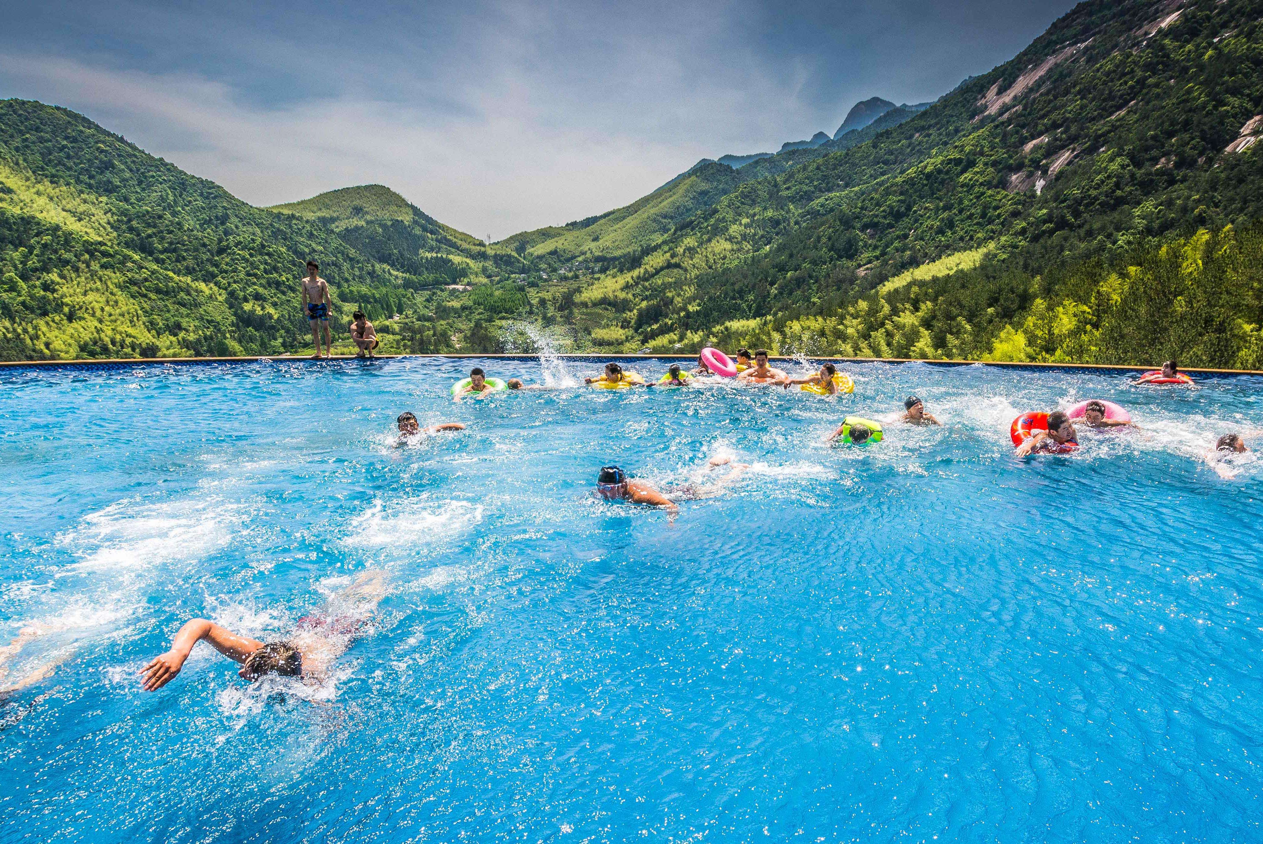 学习游泳需要掌握哪些技巧,学习游泳初学者入门