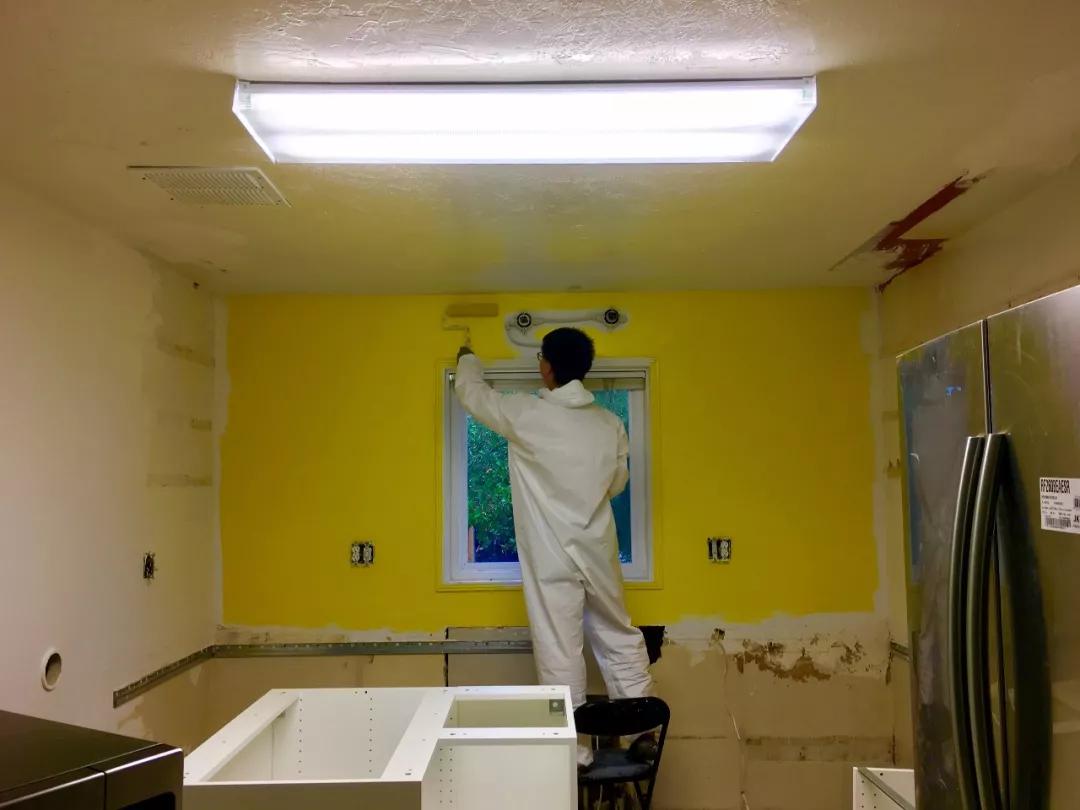 他一个人住,她一人独住100平复古房