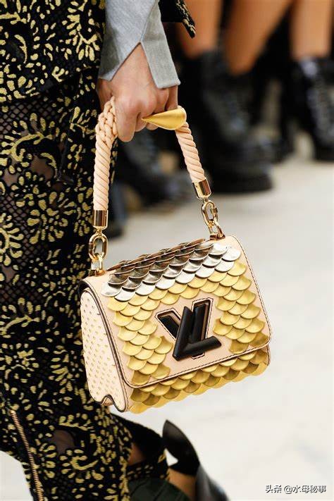 世界上15个最贵的服饰品牌,全球最贵的衣服排行榜