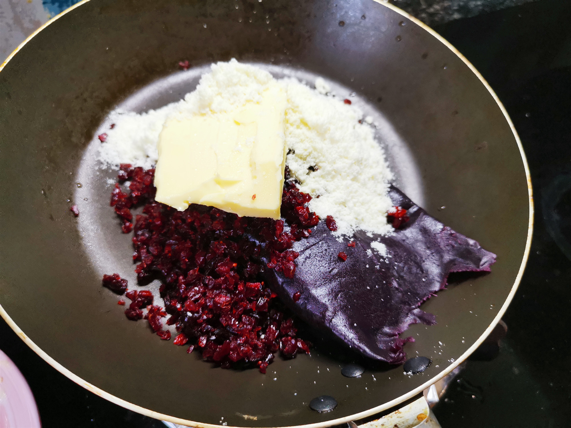 冰皮月饼无需烘焙,在家就能制作冰皮月饼