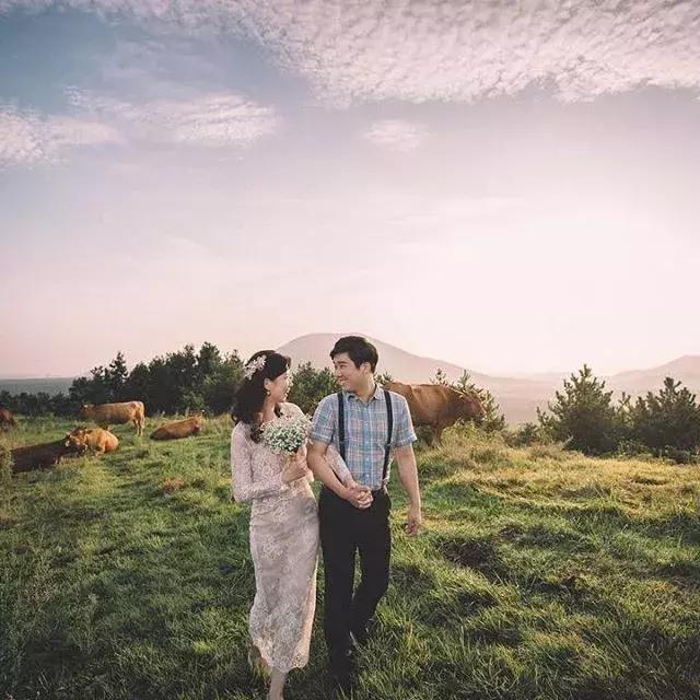 婚纱照就该这样拍才有大片的感觉,婚纱照小众风格这样拍也好看