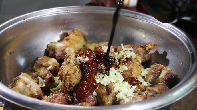 土豆和排骨怎么做才好吃,排骨和土豆的最好做法