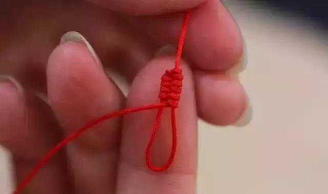手工编绳怎么打结球,塑料手编绳如何打结